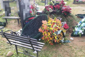 Полиция начала проверку после акта вандализма на могилах бойцов СВО в Вязниковском поселке