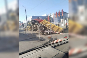 Падение самосвала в яму у «Мегаторга» во Владимире обошлось без жертв