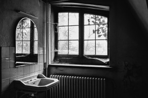 В Гусь-Хрустальном районе чиновники выселили из общежития бывшую работницу завода