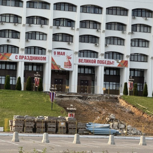 Во Владимире полностью демонтировали лестницу у Белого дома