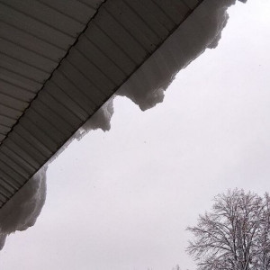 Глыба снега со льдом упала на ребенка в Юрьев-Польском