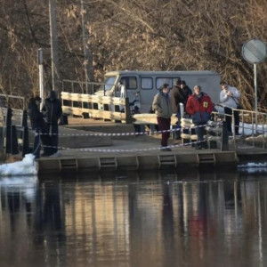 В Вязниках развели понтонный мост через Клязьму