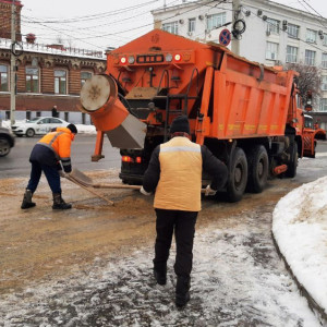 Владимирских водителей попросили убрать машины с шести улиц