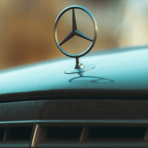 Студентка из Москвы может лишиться Mercedes за пьяную езду в Кольчугино