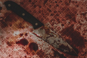 Житель Владимирской области приревновал жену и набросился с ножом на соперника