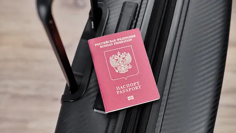 Россияне снова могут получить загранпаспорт на 10 лет