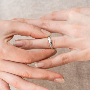 В Коврове у девушки застрял палец в кольце