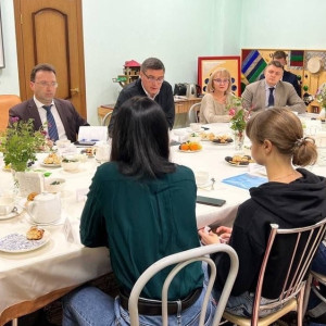 Авдеев встретился с обратившимися к Путину женами мобилизованных