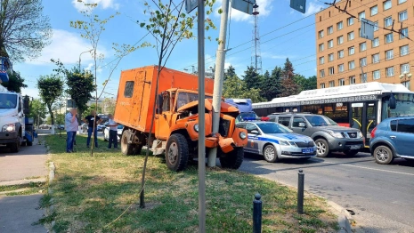 Во Владимире в ДТП с машиной аварийной службы у мэрии пострадали 6 человек