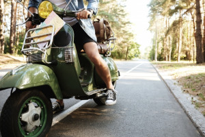 Под Киржачом иномарка влетела в подростка на мопеде