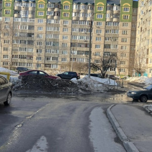 Во Владимире машина сбила 10-летнего ребенка во дворе дома