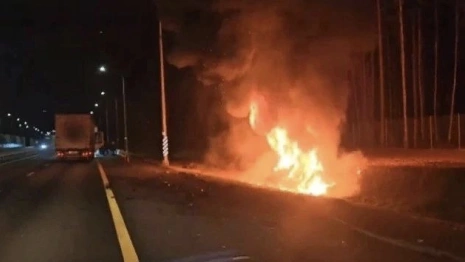 Во Владимирской области на трассе М-12 иномарка улетела в кювет и загорелась