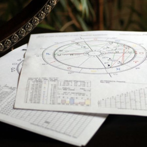 Проблемы со здоровьем у овнов и затруднительное положение – у львов. Гороскоп на 13 января