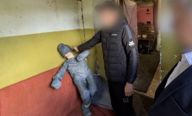 В Петушках бывший зэк с другом жестоко избил и поиздевался над знакомым