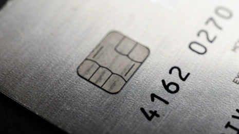 Жительница Камешково украла 300 тыс. рублей с карты друга