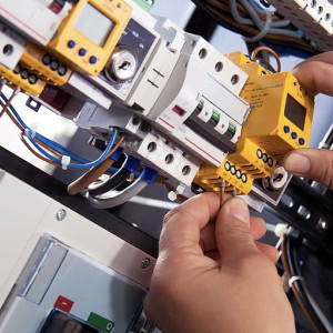 Во Владимире электромонтер попал в реанимацию после падения с вышки