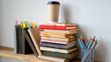 Школы и предприятия распустят по домам из-за взрывов в воинской части под Киржачом