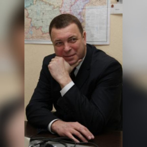 Пытавшийся купить авто за 5 млн владимирский чиновник выплатил погорельцам 17 тыс. рублей