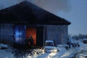 В Муроме мощный пожар охватил пилораму