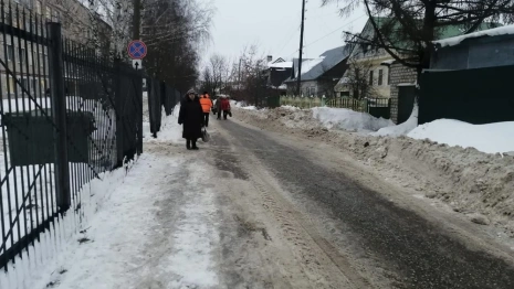 В Вязниках прокуроры заставили коммунальщиков почистить дорогу к поликлинике