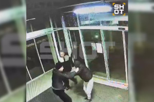 Банда подростков избила кастетом пенсионера возле ТЦ в Гусь-Хрустальном