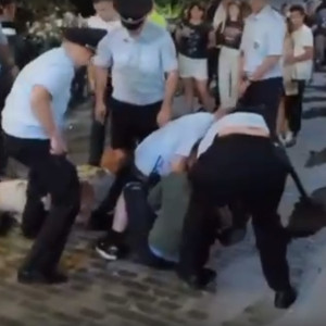 Полиция рассказала, за что скрутила двоих парней на Дне города во Владимире