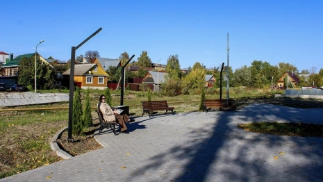 В Меленках благоустроили сквер на улице Комсомольской