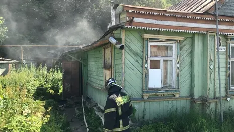 Во Владимире из горящего дома на улице Ивановская-Подгорная спасли 2 человека