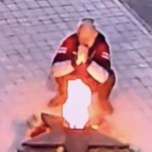 История с осквернением Вечного огня в Костерево дошла до Бастрыкина