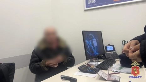 Во Владимире банкиры и полицейские спасли пенсионера от перевода 2 млн рублей аферистам