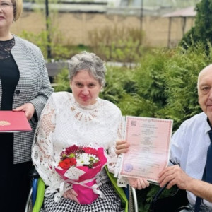 В пансионате для престарелых в Суздале поженились постояльцы