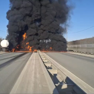 Появилось видео с места пожара автоцистерны на М-12 в Петушинском районе