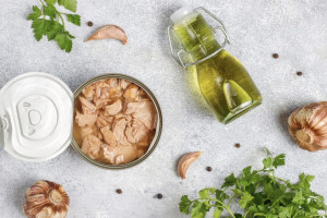 Из Владимирской области в Тверь завезли поддельные рыбные консервы