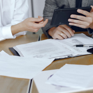 Владимирские приставы по ошибке арестовали у жительницы Новосибирска участок в Ялте