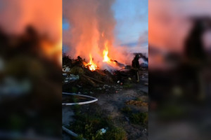 В Александровском районе загорелась свалка
