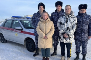 Сотрудники Росгвардии нашли потерявшуюся в лесу под Муромом семейную пару