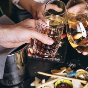 Во Владимирской области подписали закон о запрете «наливаек» в домах