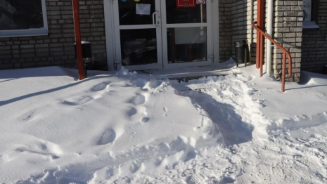 Владимирским владельцам магазинов пригрозили штрафами за снег и лед на входе