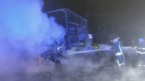 В Суздальском районе спасатели вытащили водителя из авто после ДТП с пожаром