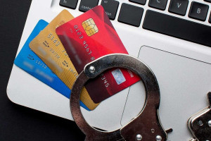 Экс-сотрудника владимирской колонии осудили за взятки от заключенного
