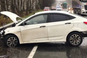 Во Владимирской области легковушка улетела в отбойник