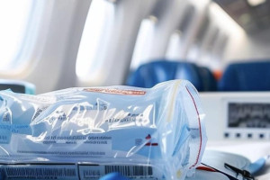 Владимирский врач спас женщину на борту самолета