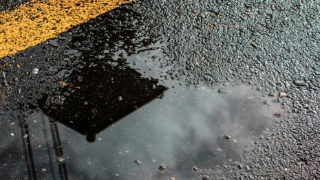 Автомобилист подал в суд на чиновников из Суздаля за пробитые на местной дороге колеса