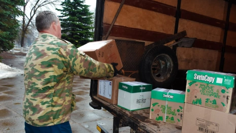 Жители Владимирской области отправили в зону СВО самодельные маскировочные сети