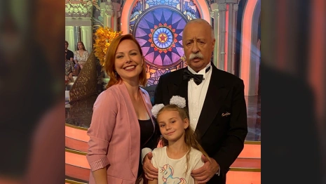 «Подарки собирали всем Владимиром». Чем удивила участница шоу «Поле чудес» Леонида Якубовича