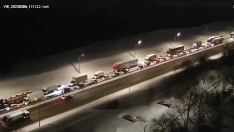 Во Владимире фуры заблокировали движение на Пекинке