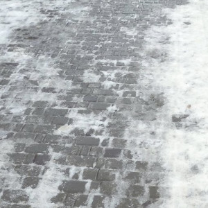 Жители Юрьев-Польского показали на видео обледеневшие дороги