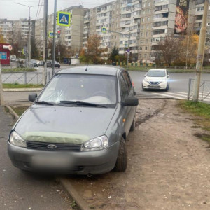 Во Владимире легковушка сбила стоящую на тротуаре 64-летнюю женщину