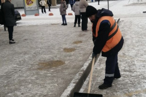 Во Владимире на уборку снега направили 35 машин и 50 дворников