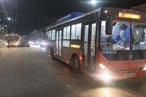 Во Владимире столкнулись два автобуса и иномарка